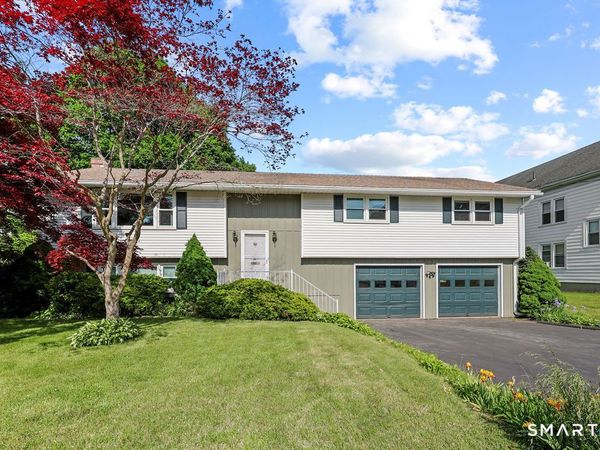 142 Wolcott Hill , Wethersfield, CT 06109