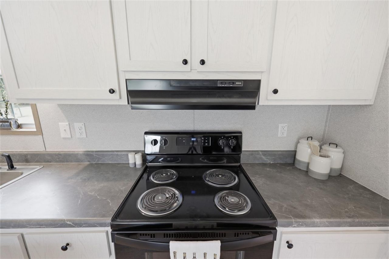 8611 NE 61st Place, Bronson, FL 32621 Photo
