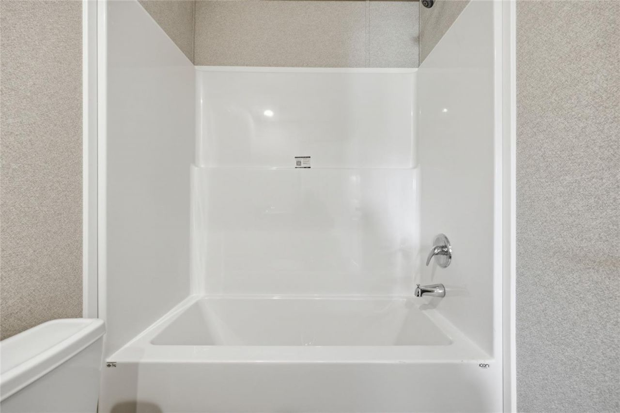 8611 NE 61st Place, Bronson, FL 32621 Photo