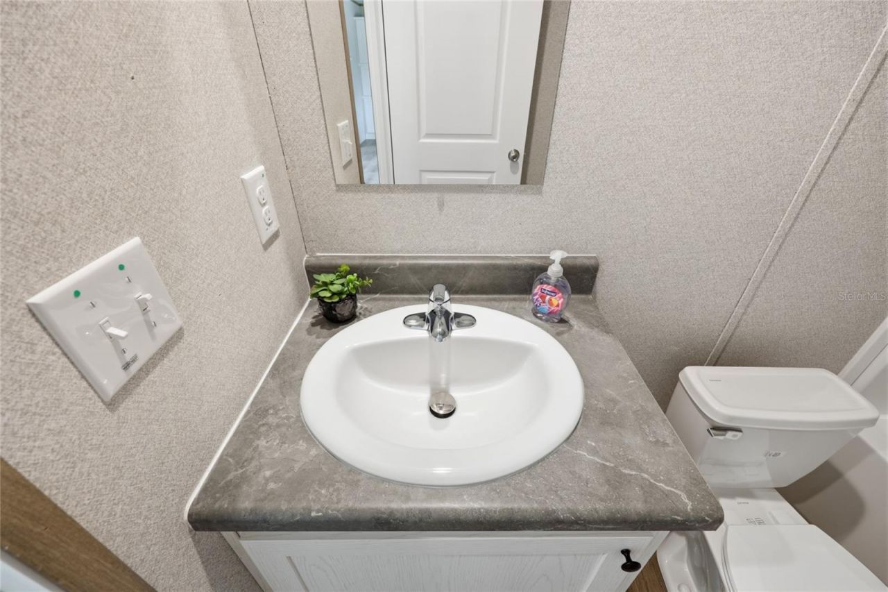 8611 NE 61st Place, Bronson, FL 32621 Photo