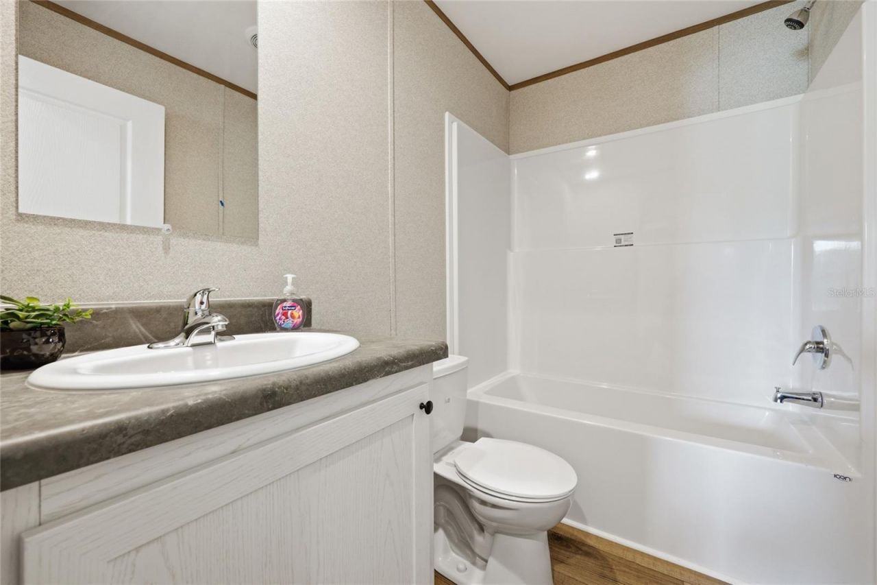 8611 NE 61st Place, Bronson, FL 32621 Photo