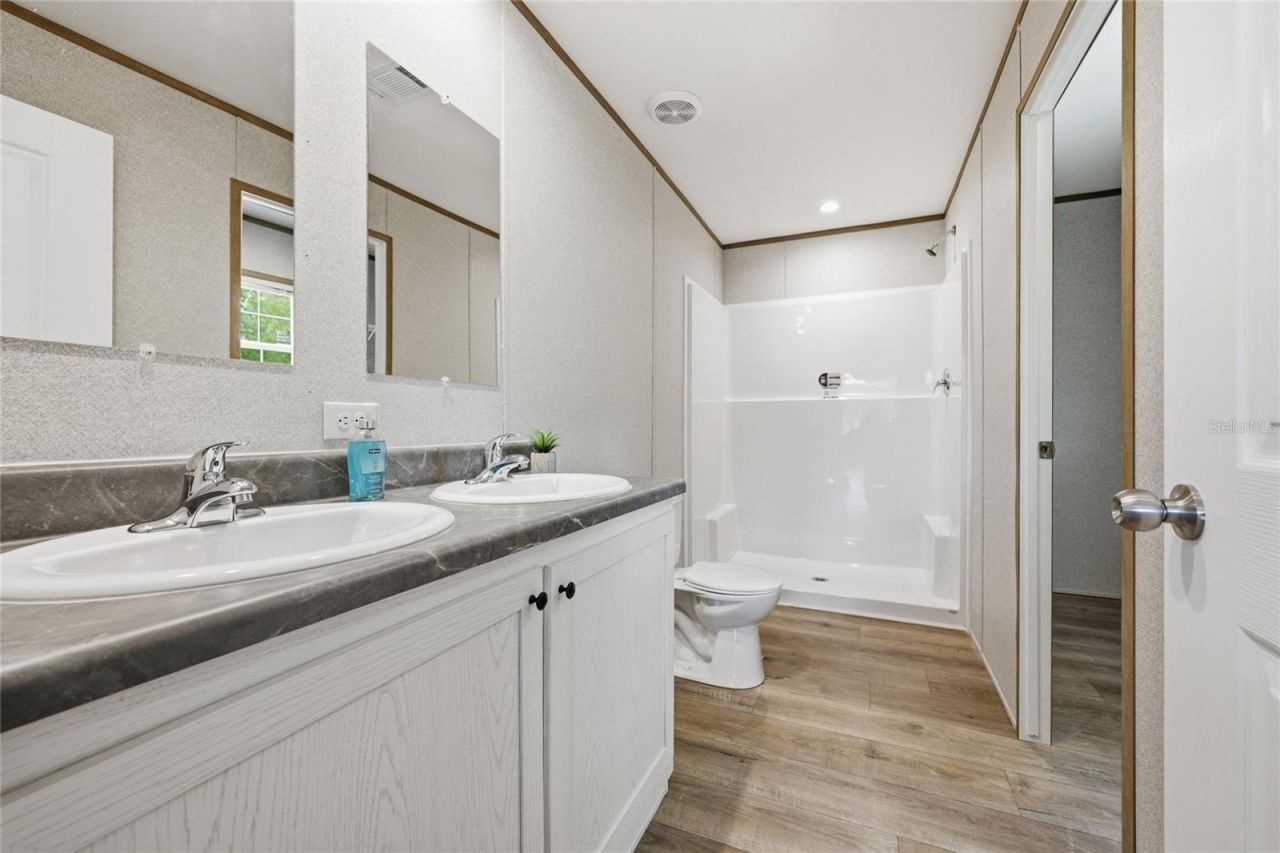 8611 NE 61st Place, Bronson, FL 32621 Photo