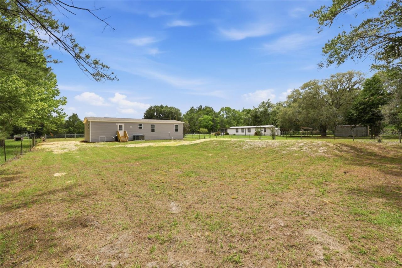 8611 NE 61st Place, Bronson, FL 32621 Photo
