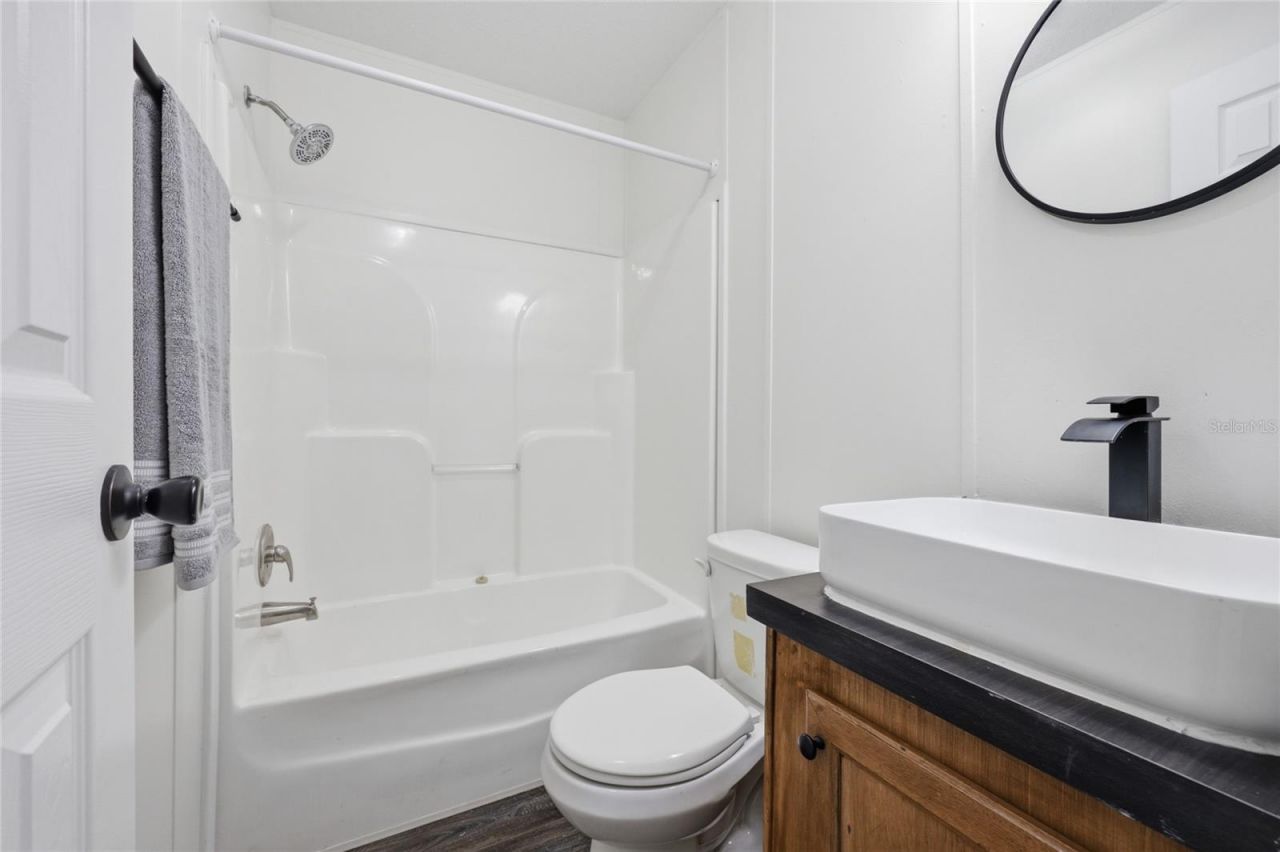 215 SW Alpine Place, High Springs, FL 32643 Photo