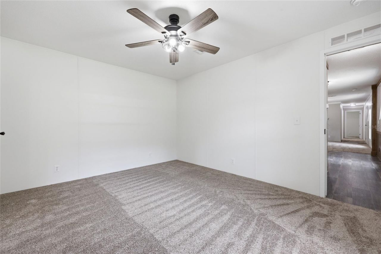 215 SW Alpine Place, High Springs, FL 32643 Photo