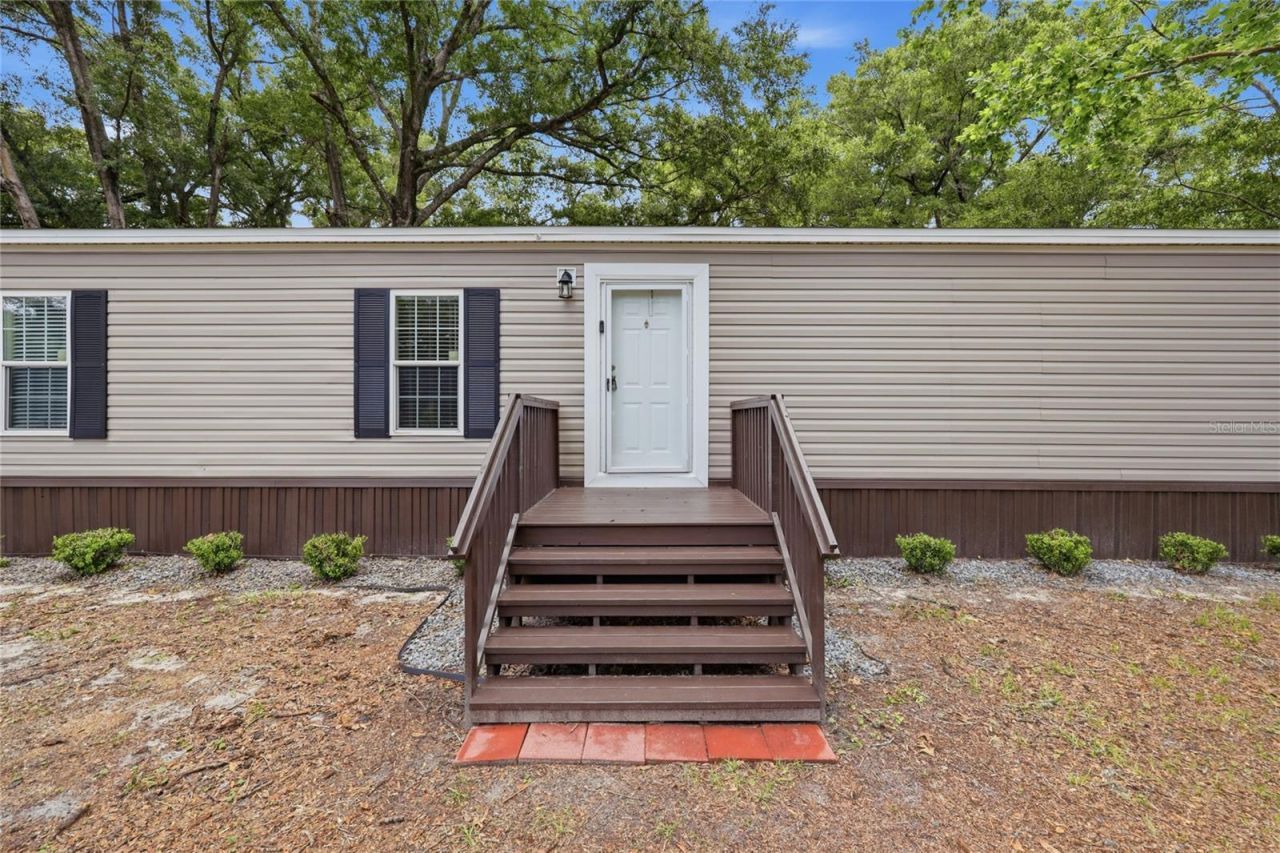 215 SW Alpine Place, High Springs, FL 32643 Photo