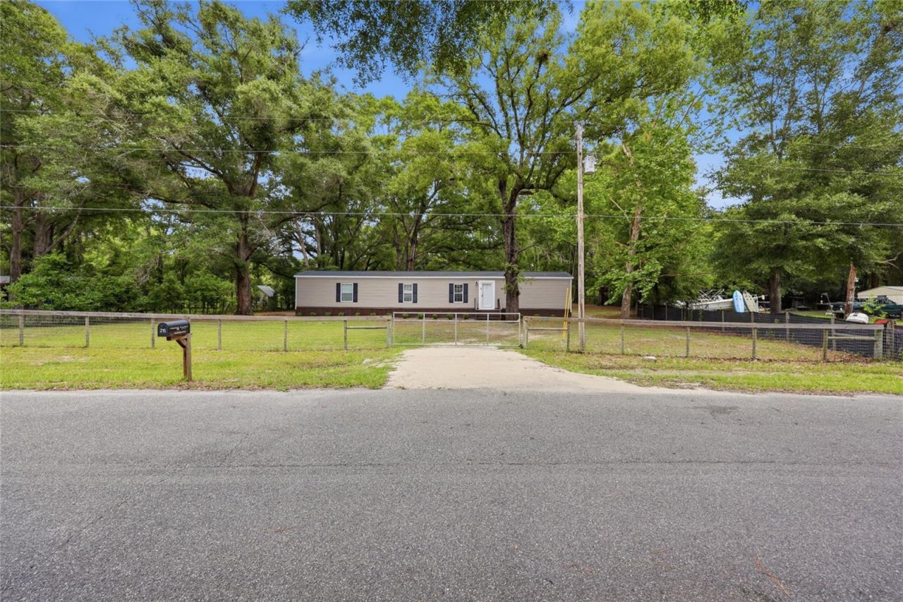 215 SW Alpine Place, High Springs, FL 32643 Photo