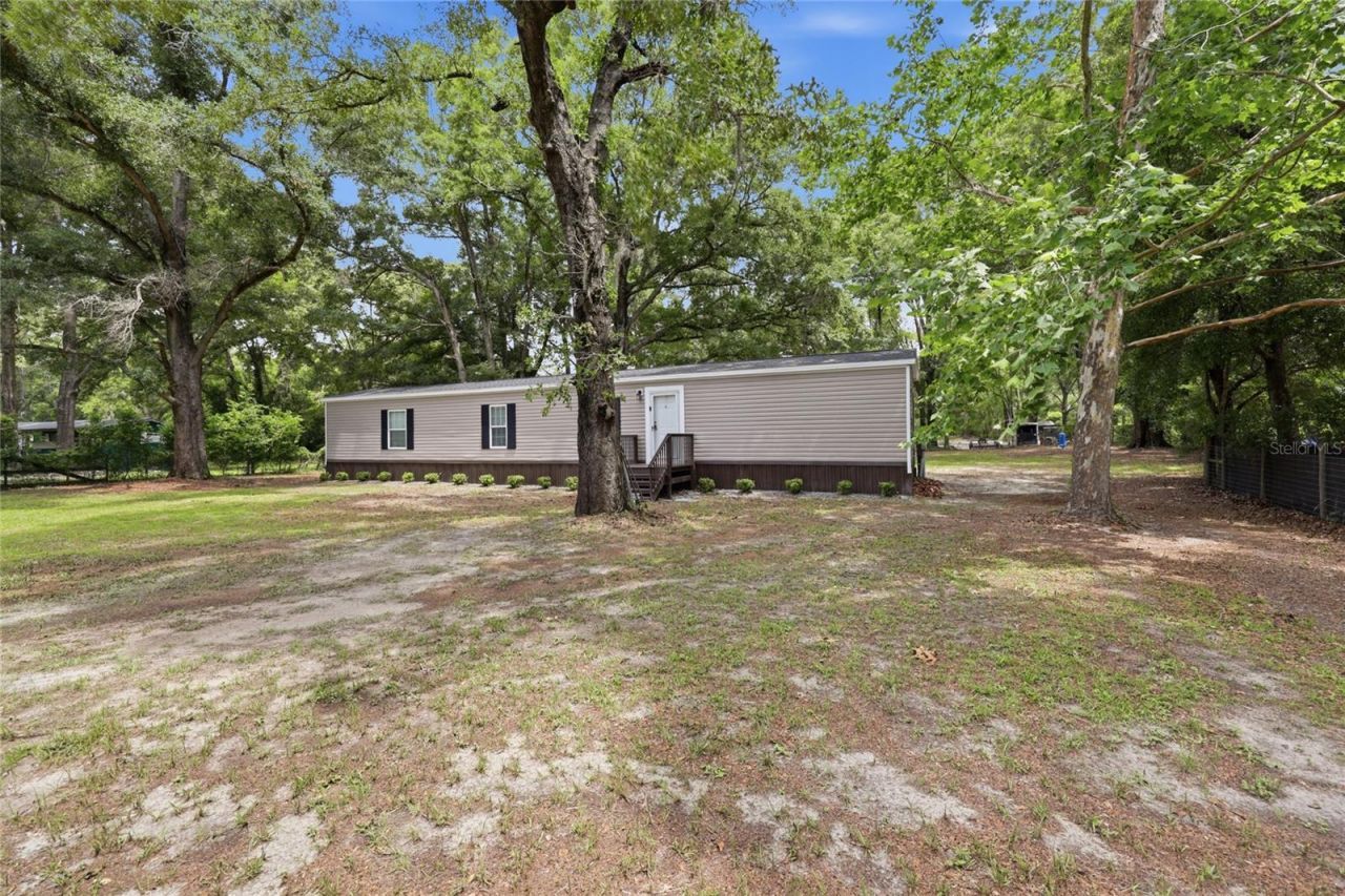 215 SW Alpine Place, High Springs, FL 32643 Photo