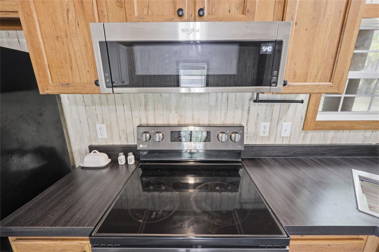 215 SW Alpine Place, High Springs, FL 32643 Photo