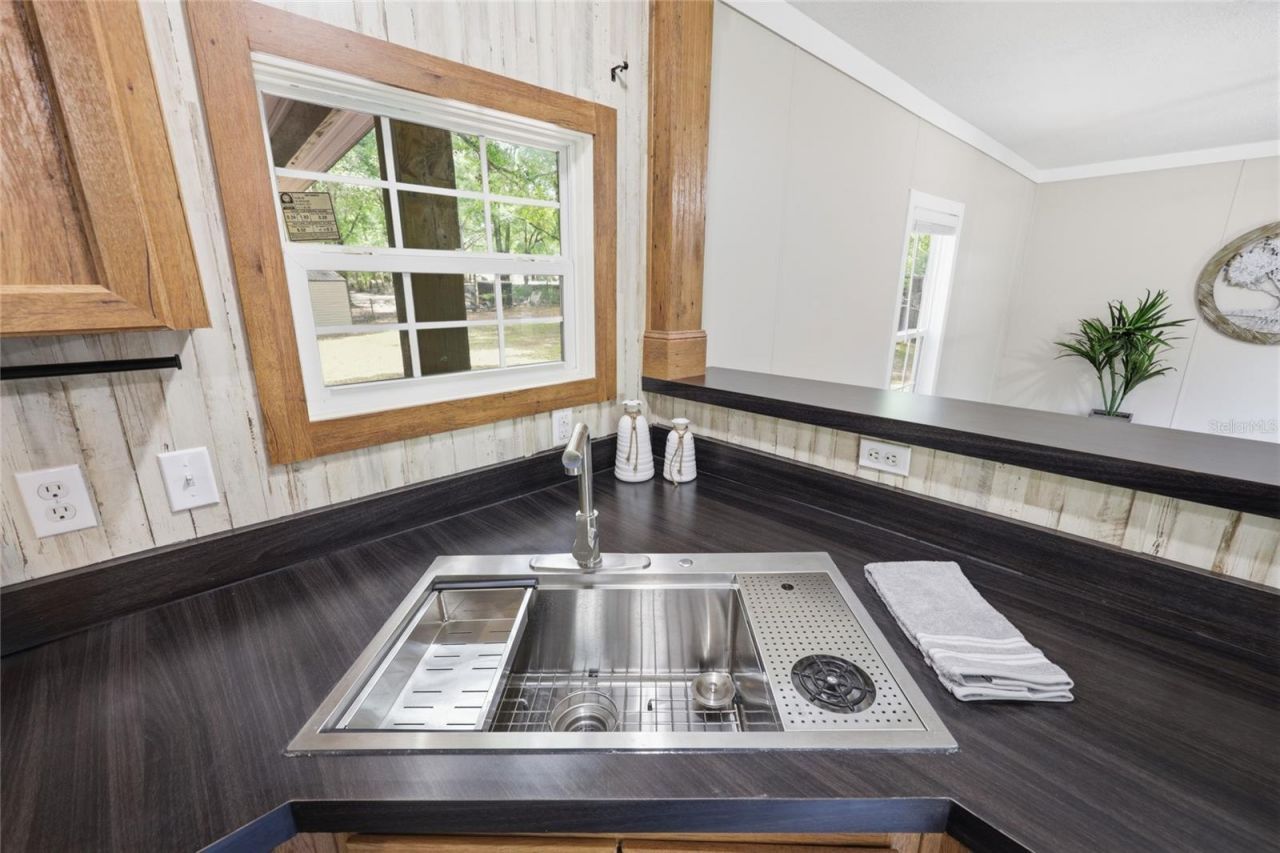 215 SW Alpine Place, High Springs, FL 32643 Photo