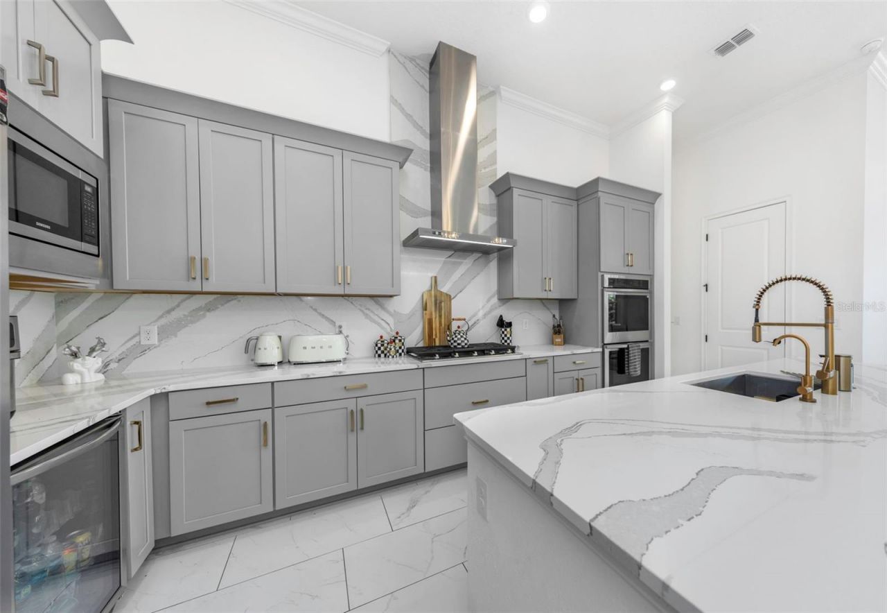 1016 Signet Drive, Apollo Beach, FL 33572 Photo
