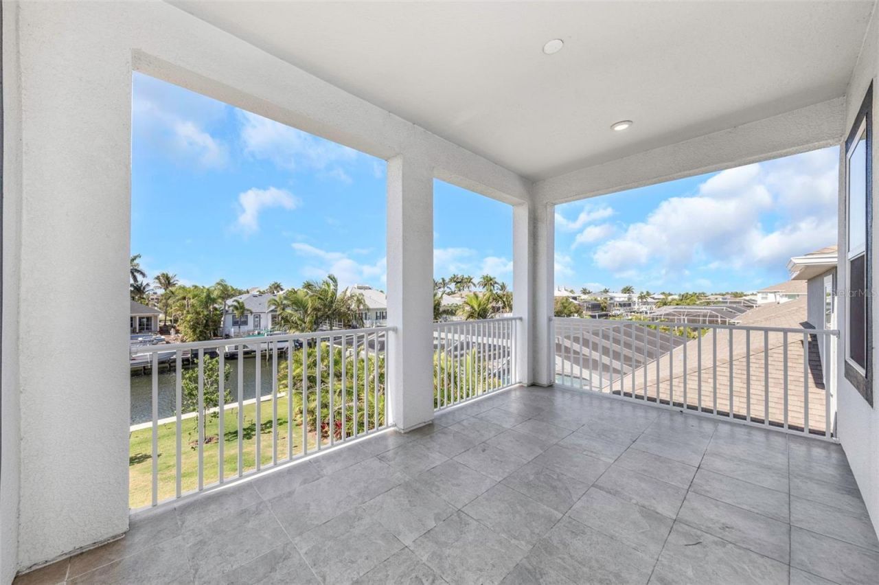 1016 Signet Drive, Apollo Beach, FL 33572 Photo