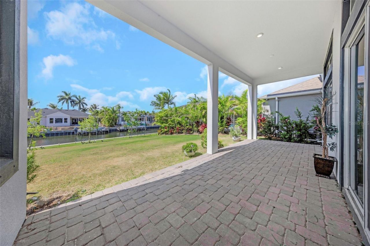 1016 Signet Drive, Apollo Beach, FL 33572 Photo