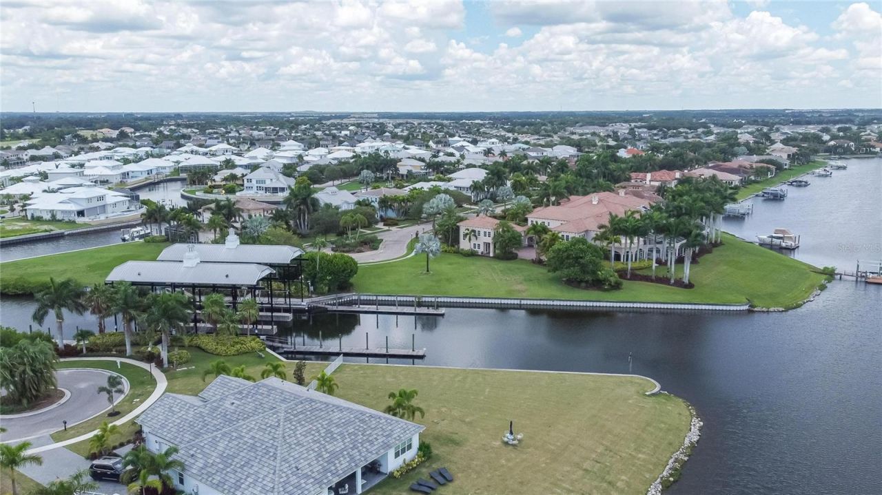 1016 Signet Drive, Apollo Beach, FL 33572 Photo