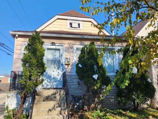 3944 W Argyle Street , Chicago, IL 60625