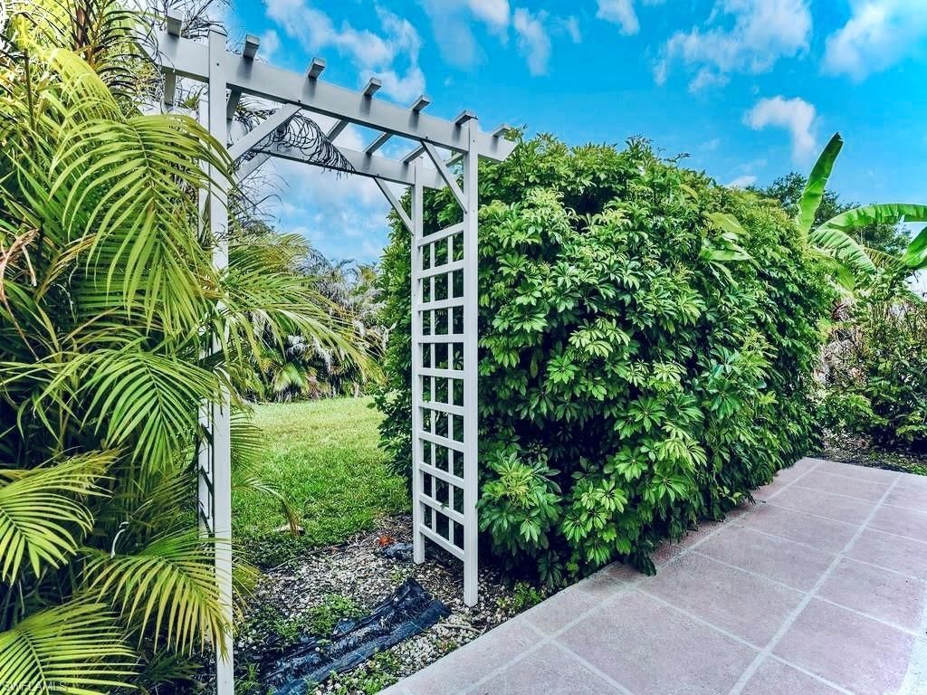 571 Chamonix Ave S, Lehigh Acres, FL 33974 Photo