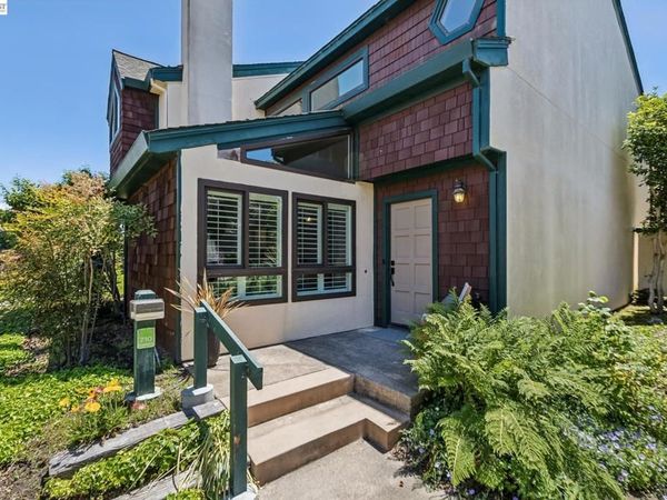 710 Lagunaria Ln, Alameda, CA 94502