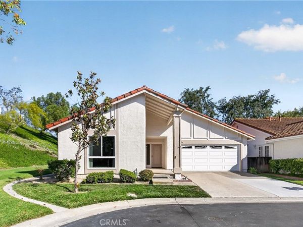 27706 Calle Valdes, Mission Viejo, CA 92692