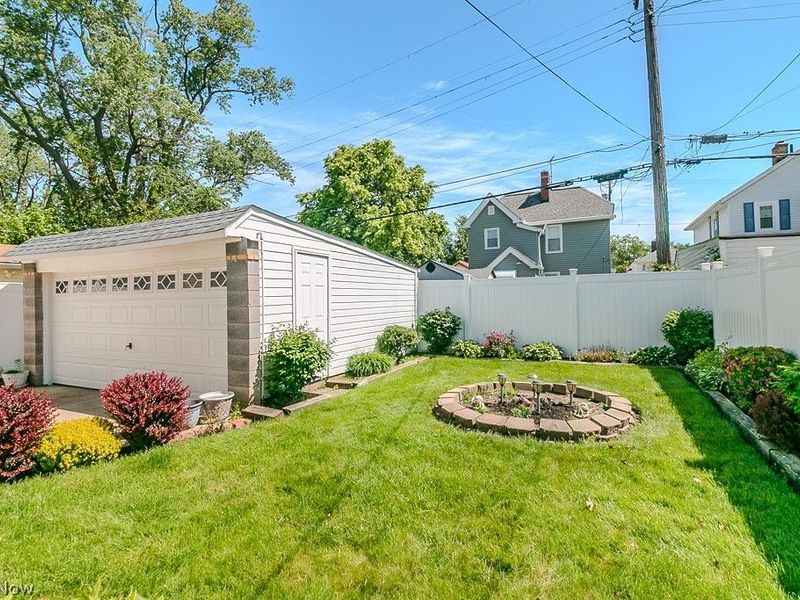 17709 Crestland Road, Cleveland, OH 44119 Photo 10
