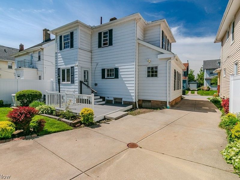 17709 Crestland Road, Cleveland, OH 44119 Photo 11