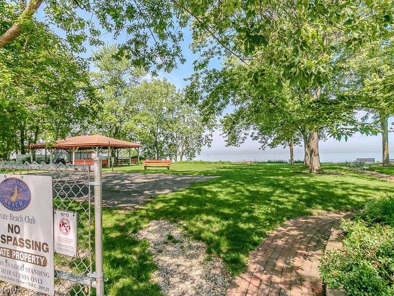 17709 Crestland Road, Cleveland, OH 44119 Photo 13