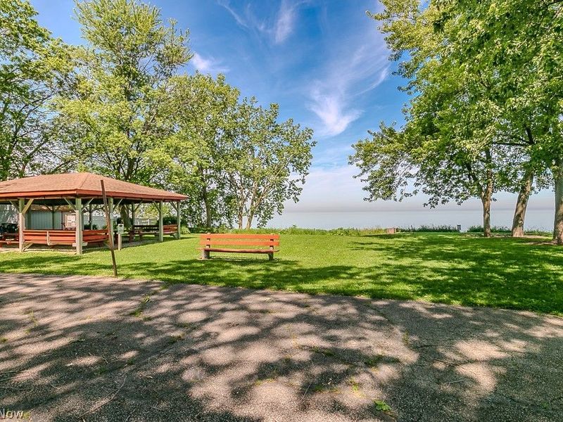 17709 Crestland Road, Cleveland, OH 44119 Photo 14