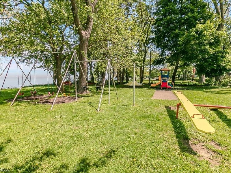 17709 Crestland Road, Cleveland, OH 44119 Photo 16