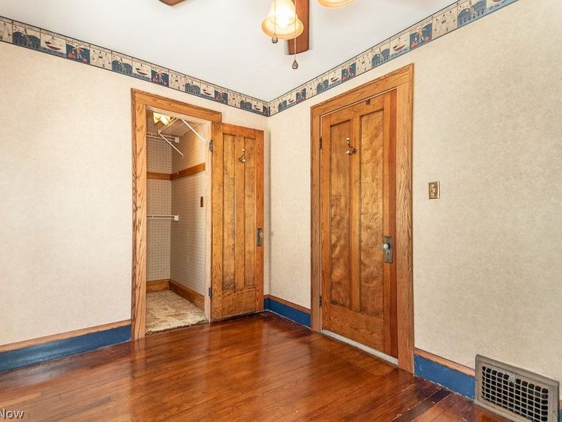 17709 Crestland Road, Cleveland, OH 44119 Photo 32