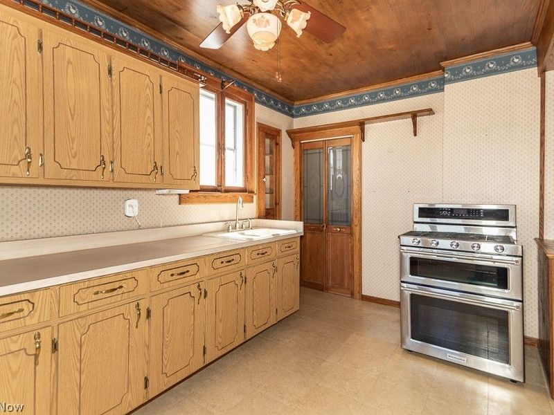17709 Crestland Road, Cleveland, OH 44119 Photo 35