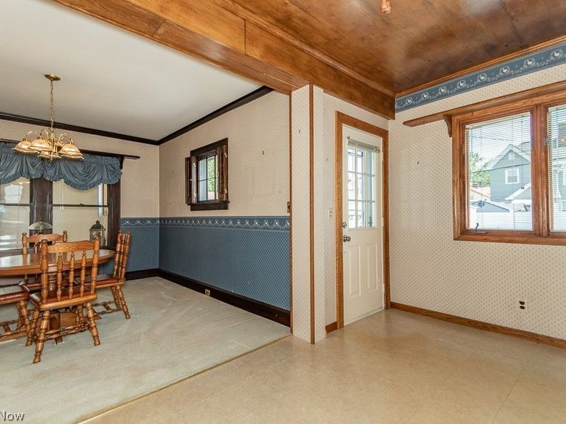 17709 Crestland Road, Cleveland, OH 44119 Photo 4