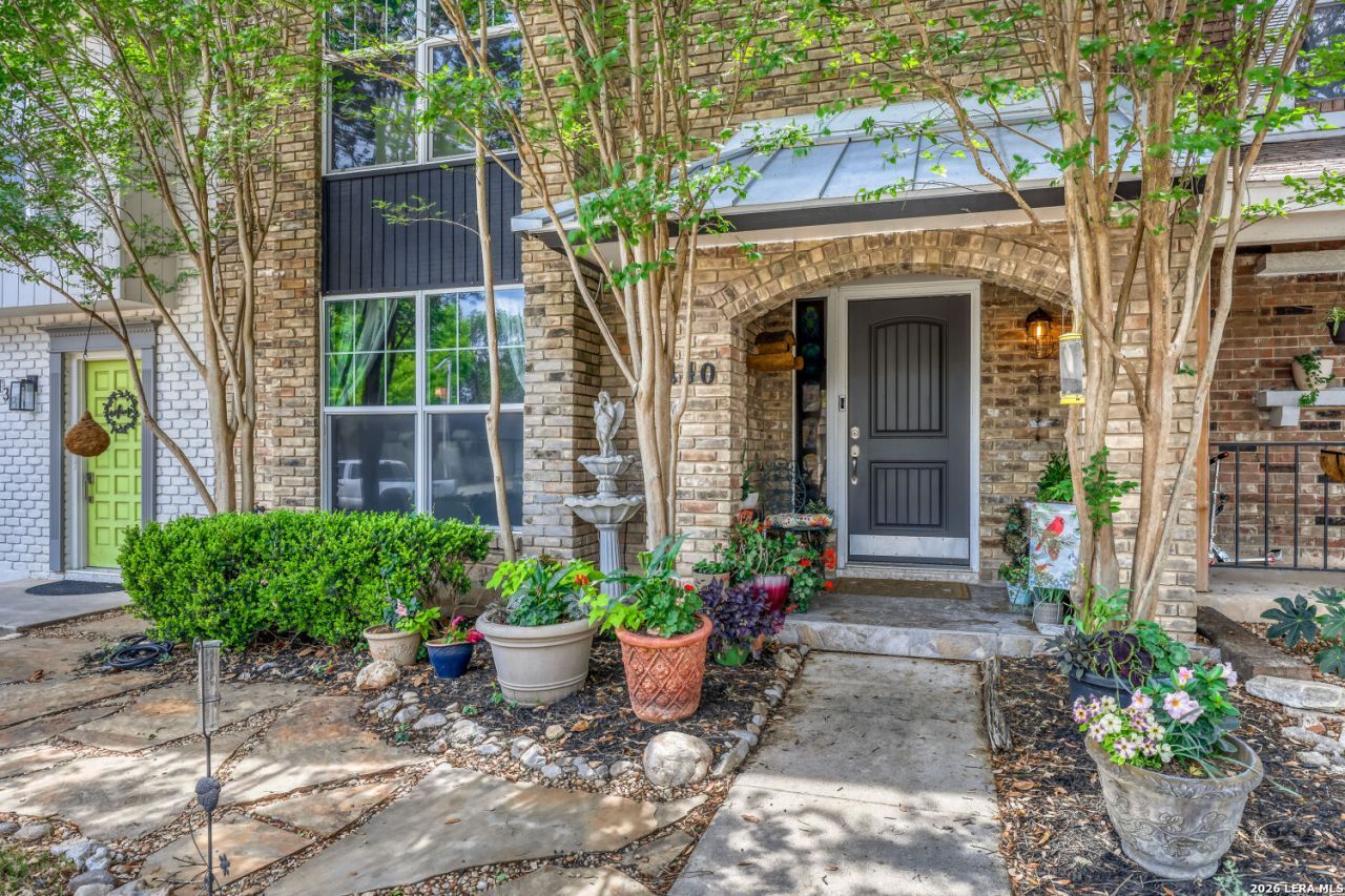 140 Amistad Blvd, Universal City, TX 78148 Main Photo