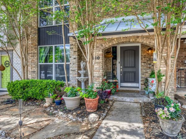 140 AMISTAD BLVD, Universal City, TX 78148