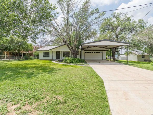 506 Magnolia, Jourdanton, TX 78026