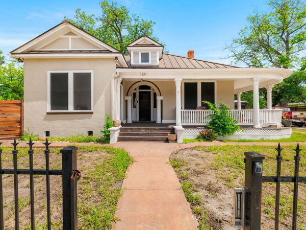 1211 guadalupe, San Antonio, TX 78207