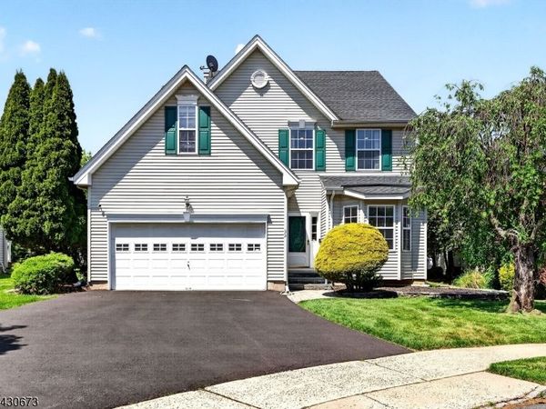 33 Schaal St, Bridgewater, NJ 08807