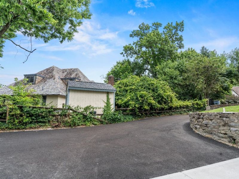 4150 Paddock Road, Cincinnati, OH 45229 Photo 86
