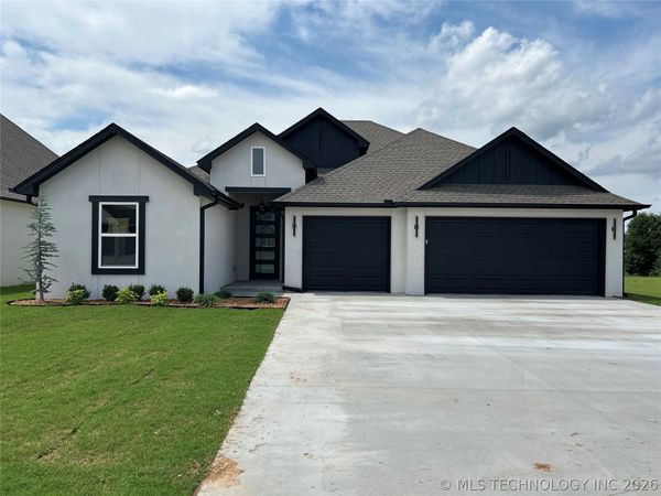 2063 E 129th Place S, Jenks, OK 74037