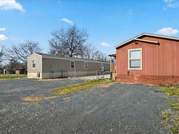337 SW Front ST, Bartlett, TX 76511