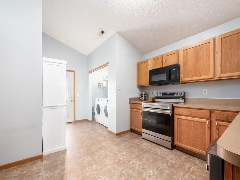 602 Brave Drive, Unit 260, Galloway, OH 43119 Photo 11