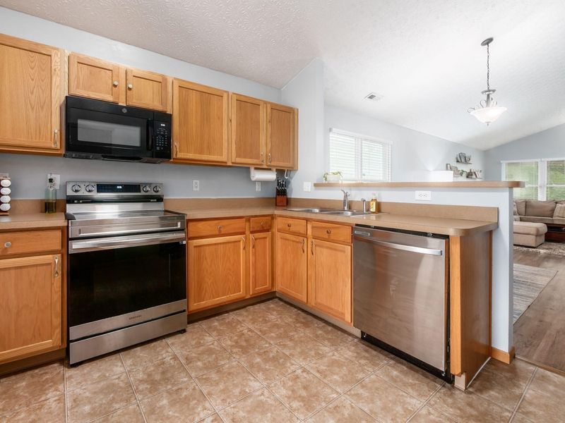 602 Brave Drive, Unit 260, Galloway, OH 43119 Photo 12
