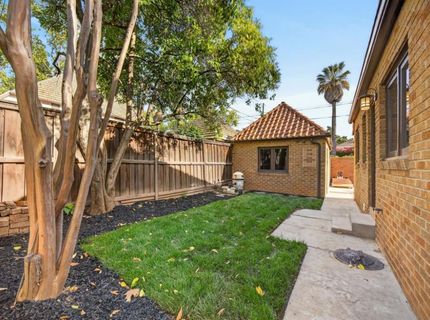 945 44th St, Sacramento, CA 95819 Photo