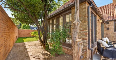 945 44th St, Sacramento, CA 95819 Photo