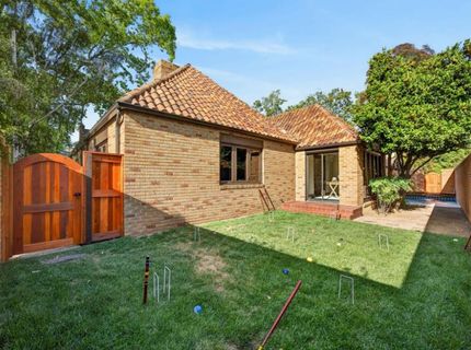 945 44th St, Sacramento, CA 95819 Photo