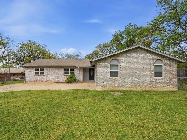 6246 Guilford Street, Forest Hill, TX 76119