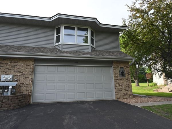 800 Buckingwood Court, Chanhassen, MN 55317
