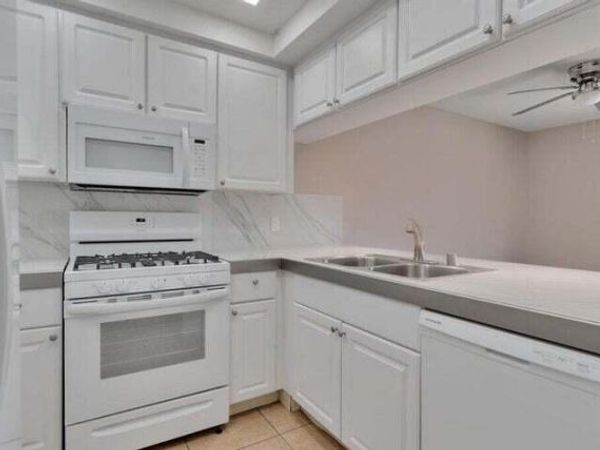 34 Lakeview Circle, Cathedral City, CA 92234