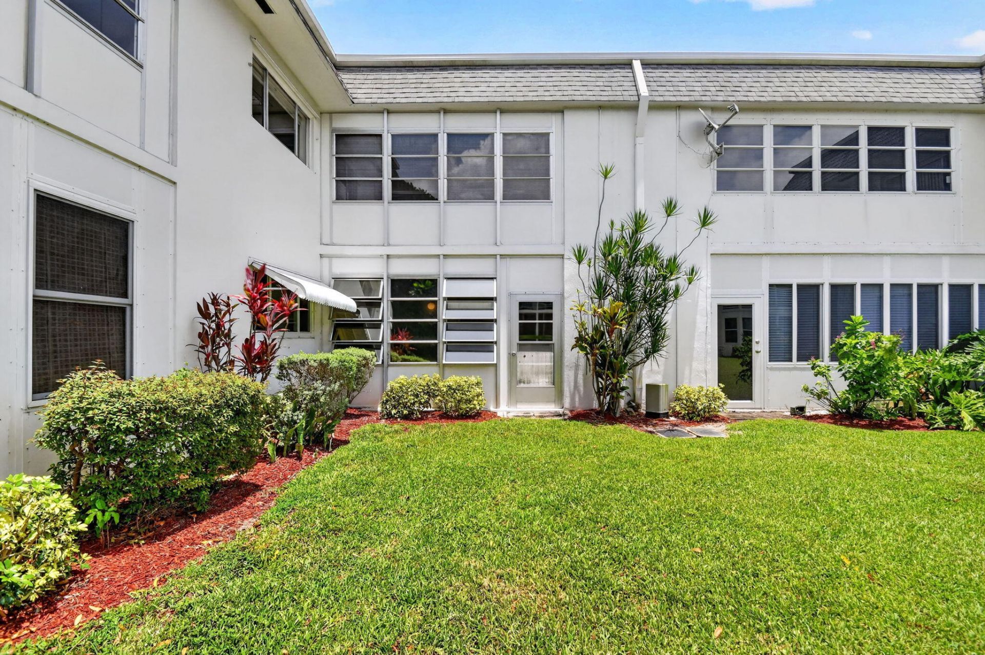 3240 Lake Osborne Drive, Unit Apt 104, Lake Worth Beach, FL 33461 Photo