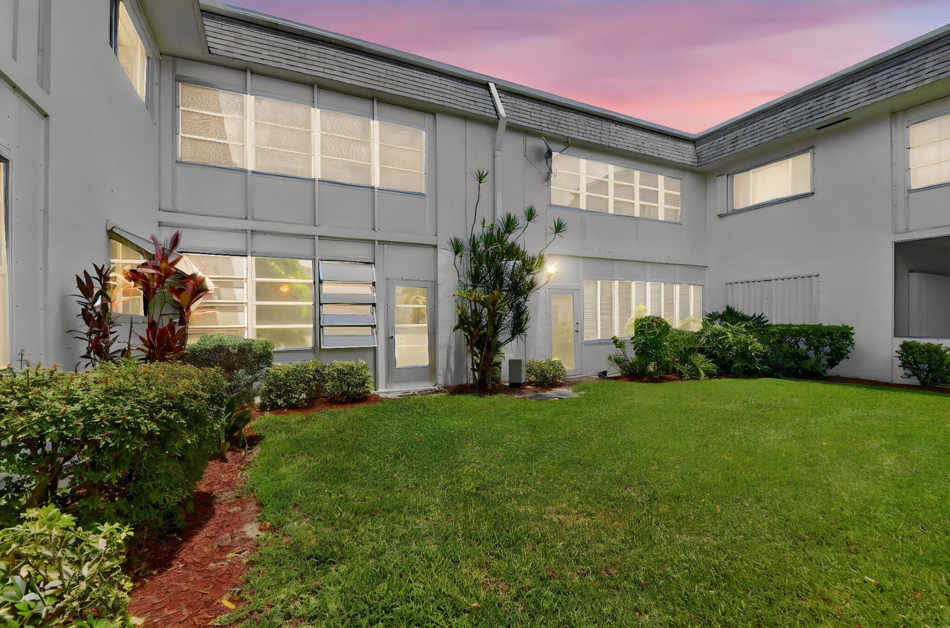 3240 Lake Osborne Drive, Unit Apt 104, Lake Worth Beach, FL 33461 Photo