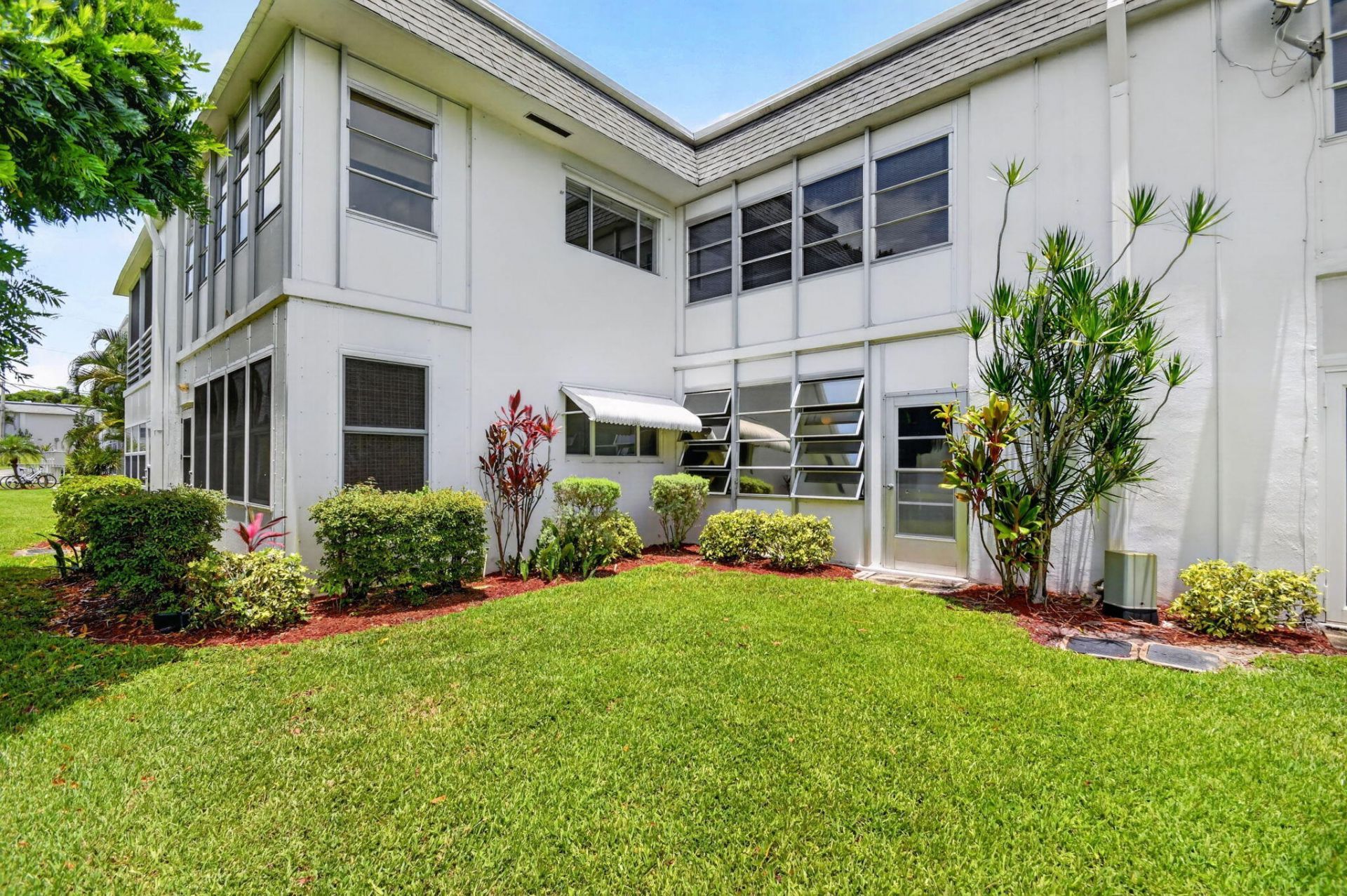3240 Lake Osborne Drive, Unit Apt 104, Lake Worth Beach, FL 33461 Photo