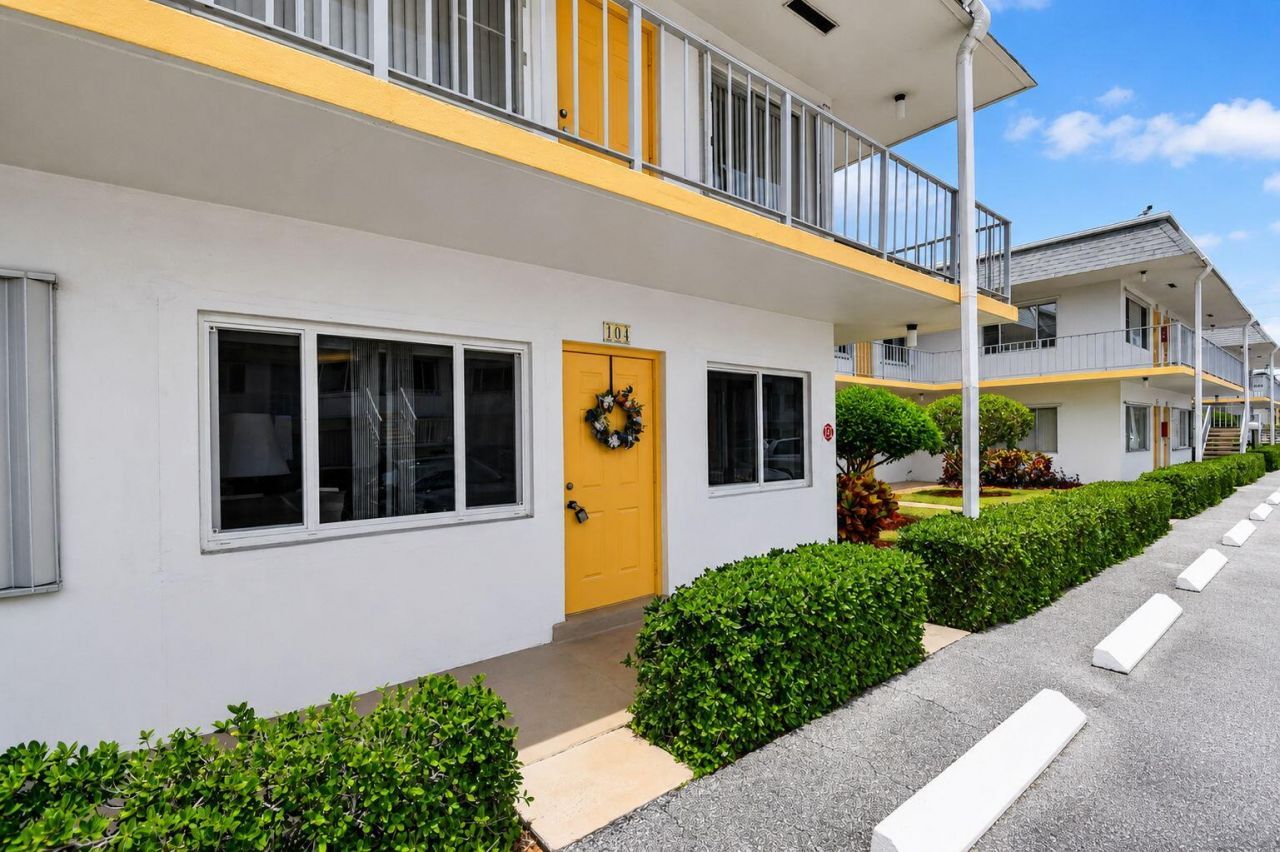 3240 Lake Osborne Drive, Unit Apt 104, Lake Worth Beach, FL 33461 Photo